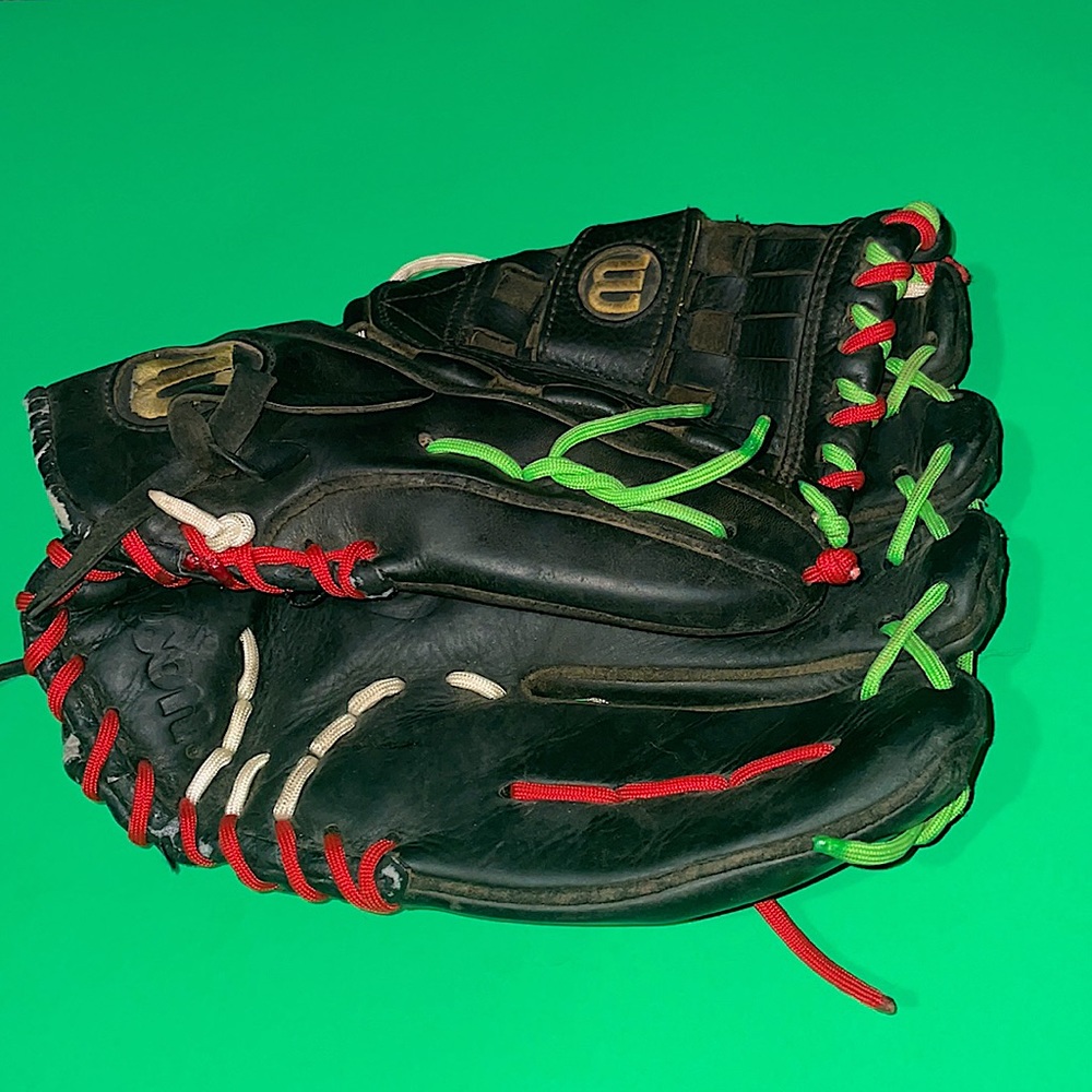 WILSON LEATHER Black Leather A750 Infielder’s Baseball Glove